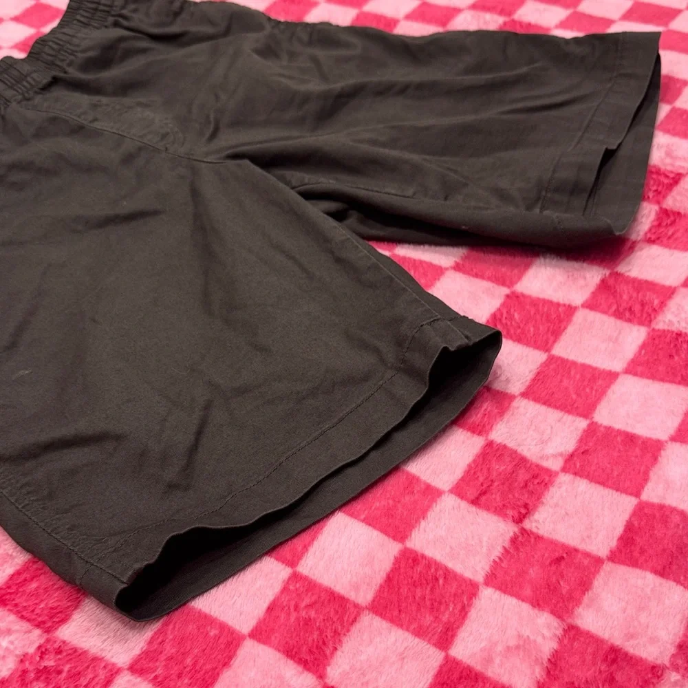 Uniqlo Brown Elastic Waist Shorts